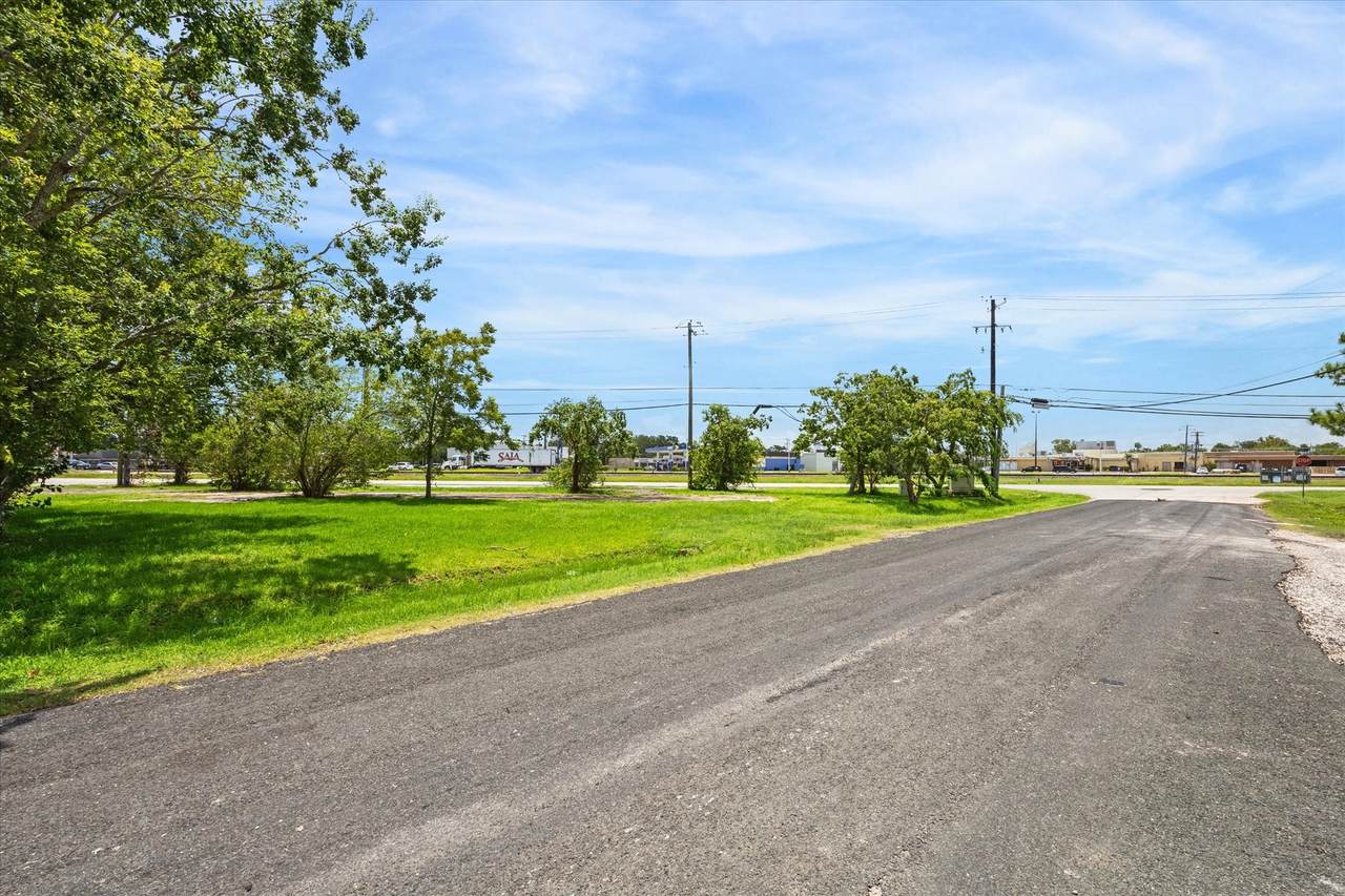 408 Oak Street - Photo 1