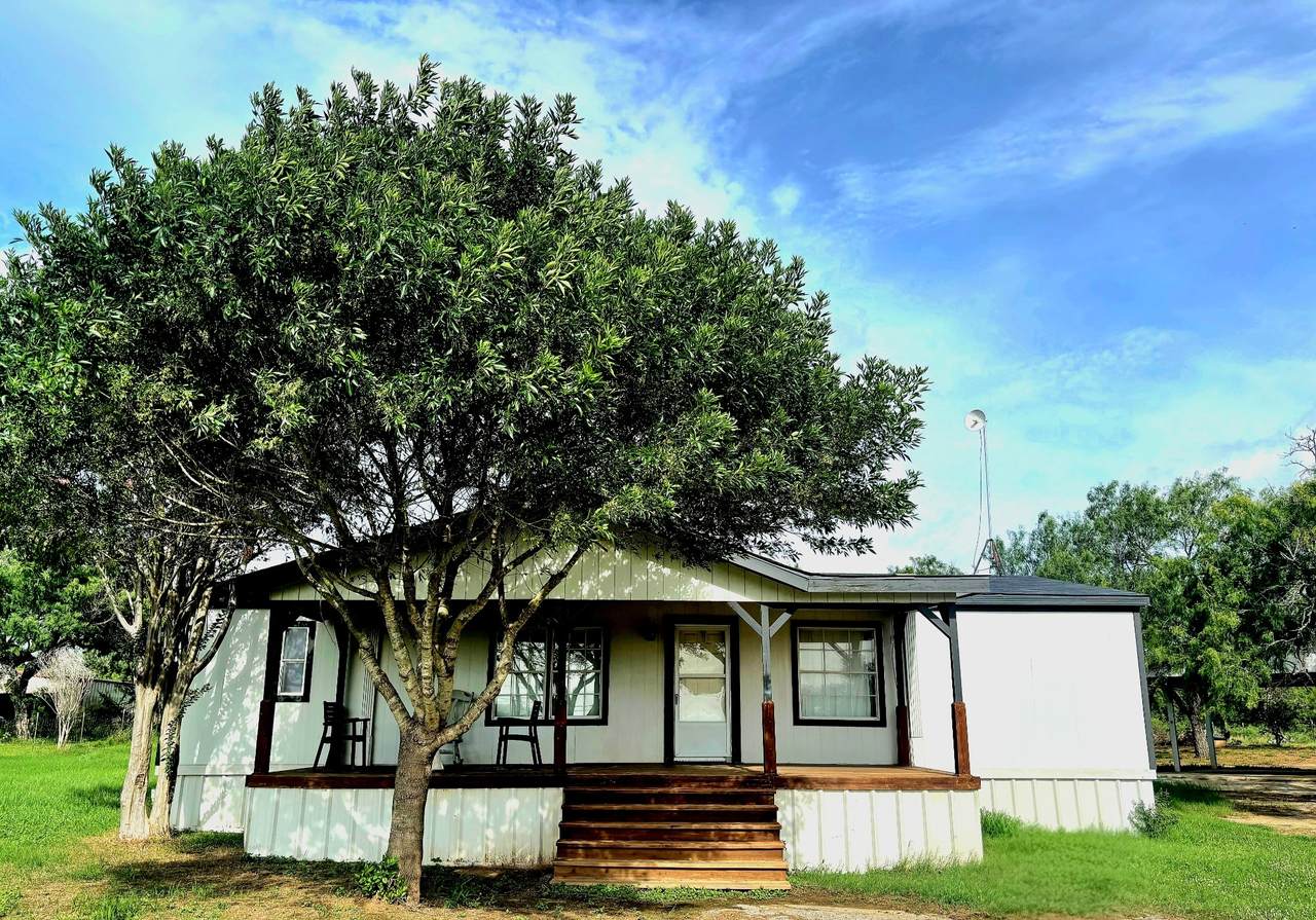 560 View Street - Photo 1