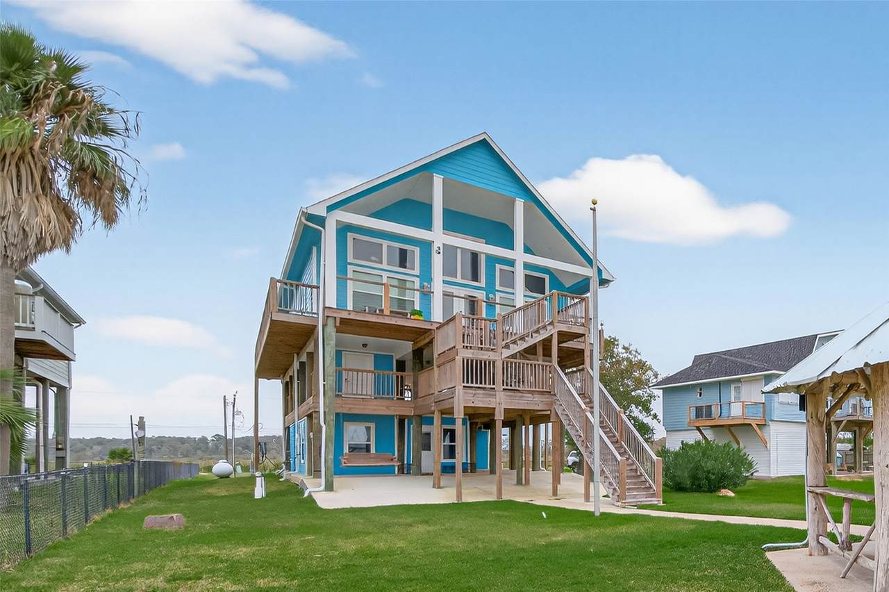 5226 Bayside Drive - Photo 1