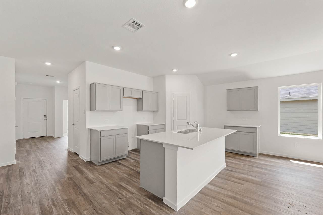 16466 Pinebrook Leaf Lane - Photo 1