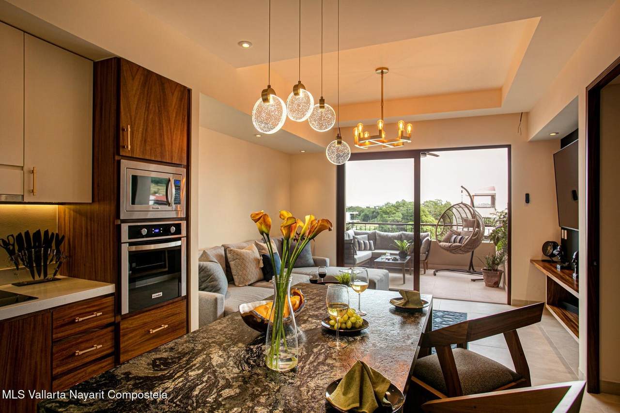 263 Calle Roma - Photo 1