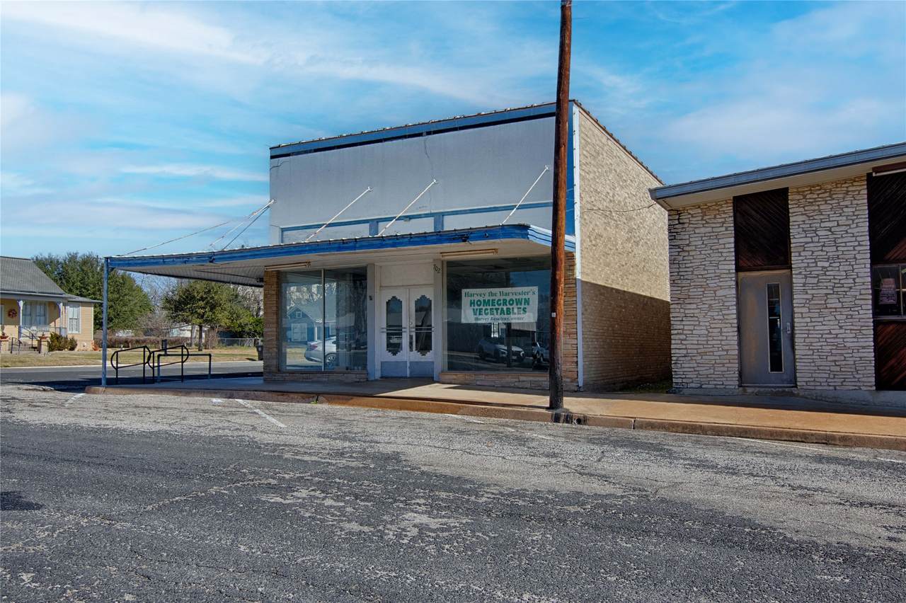 702 Upton Avenue - Photo 1