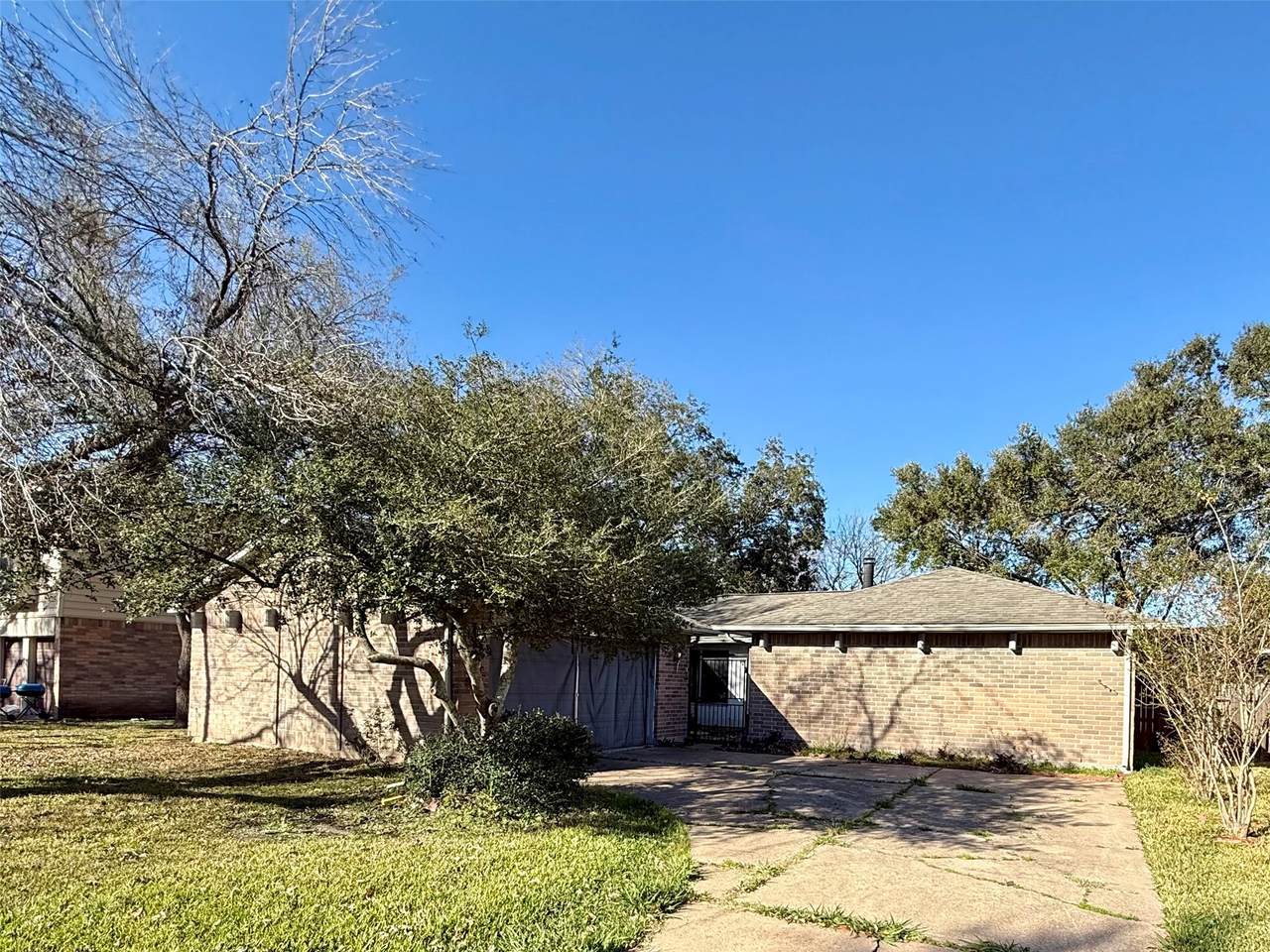 15806 Crystal Grove Drive - Photo 1