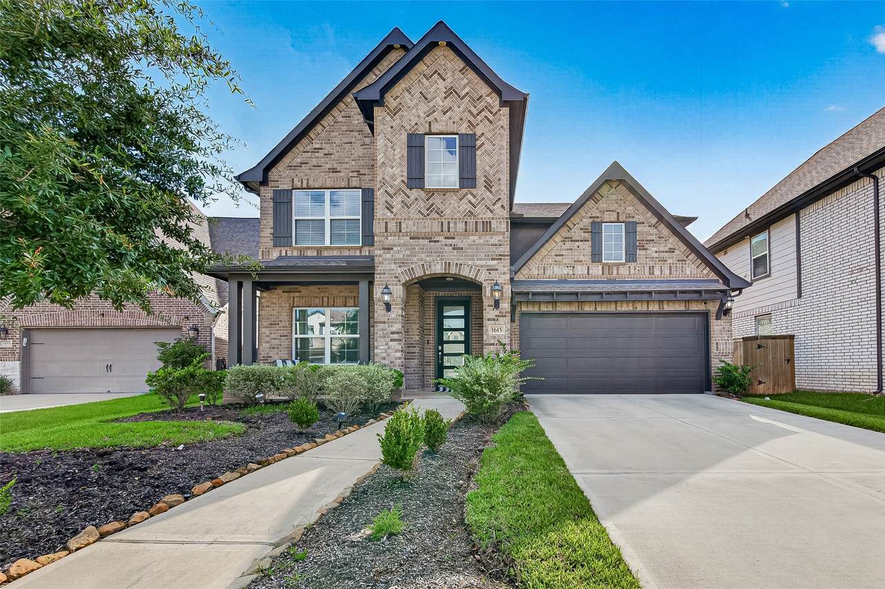 1615 Rosedale Drive - Photo 1