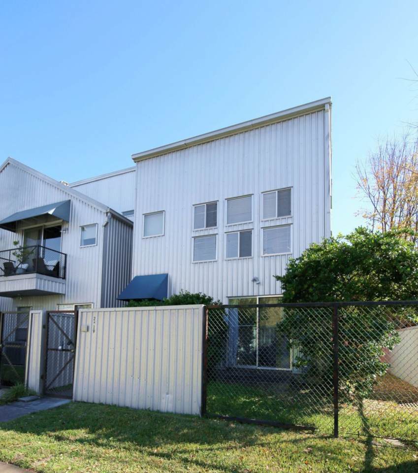 2819 Crawford - Photo 1