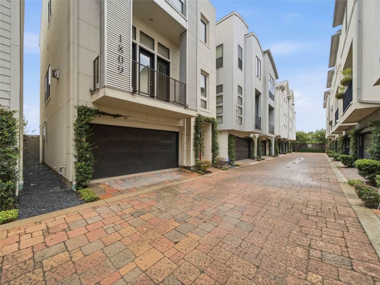 1809 Dart Street - Photo 1