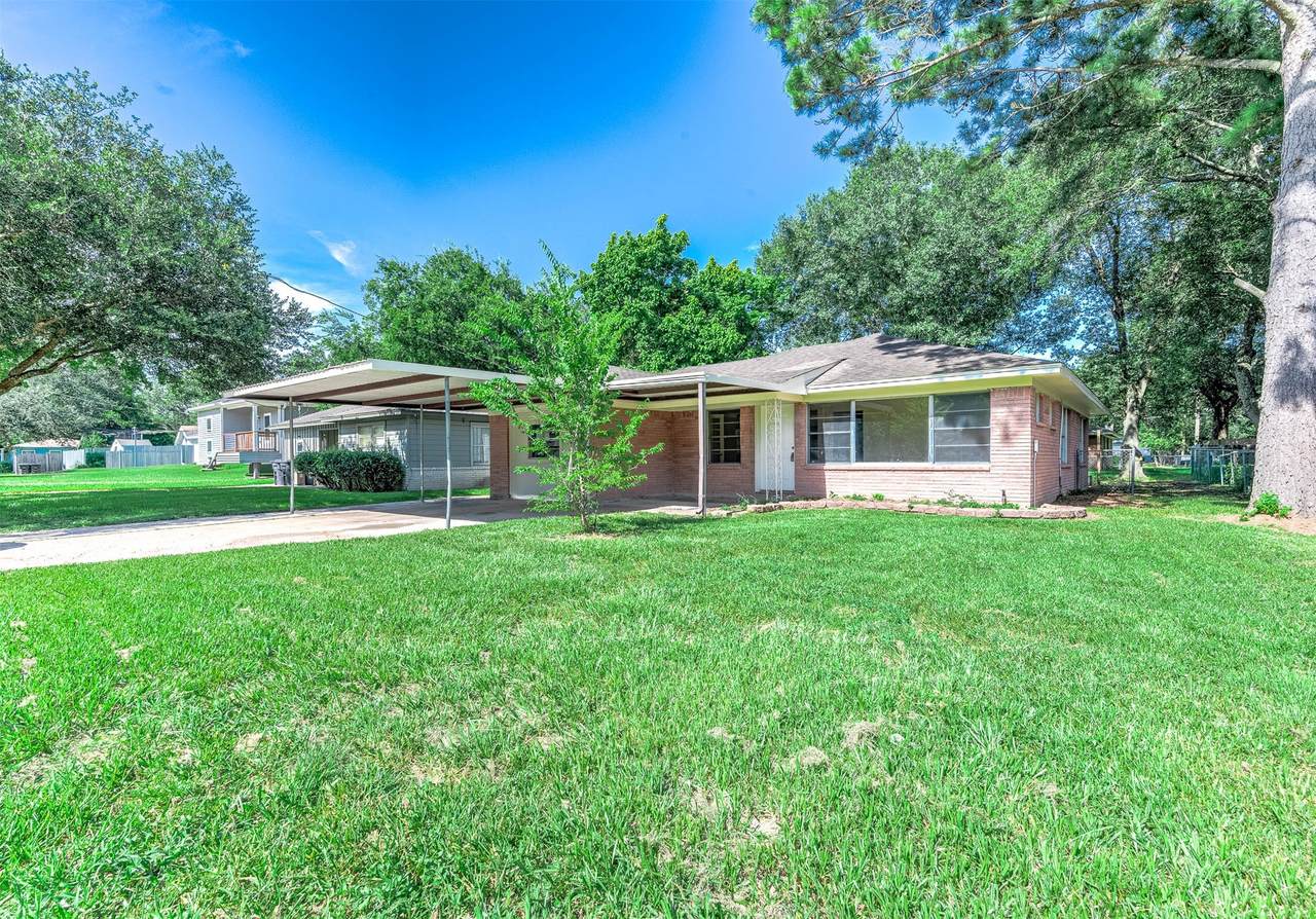 1033 Booth Lane - Photo 1