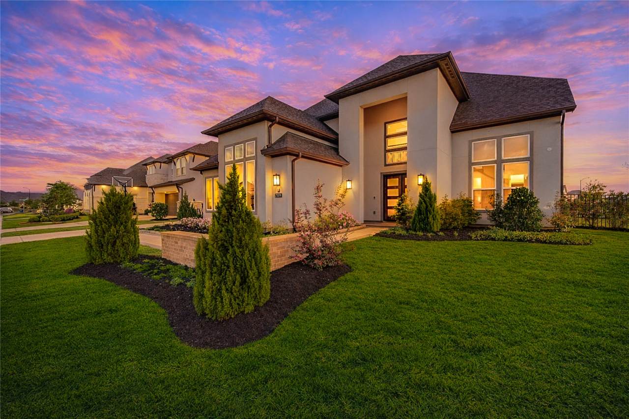 21339 Crescent Winged Drive - Photo 1