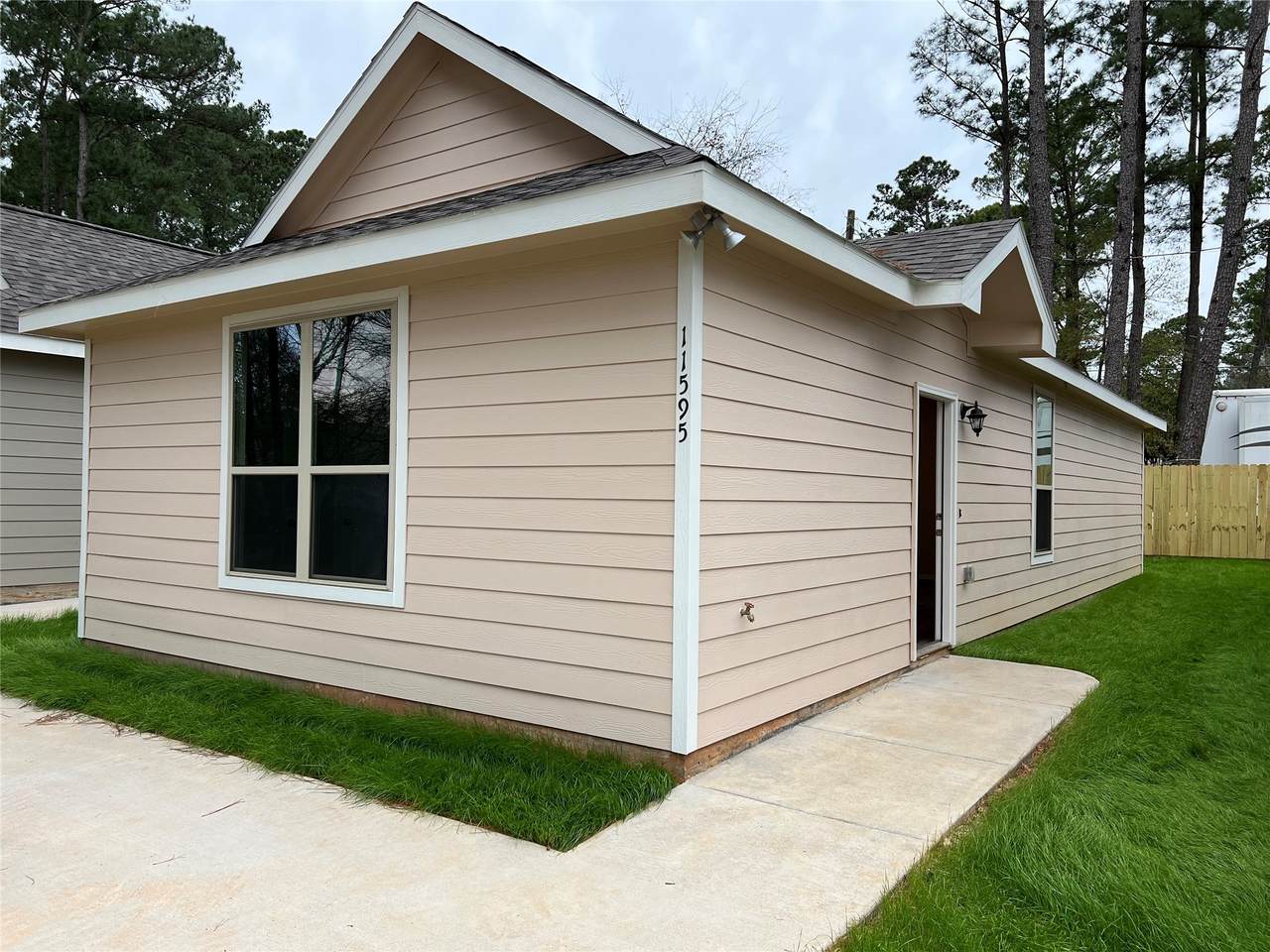 11595 Persimmon Street - Photo 1