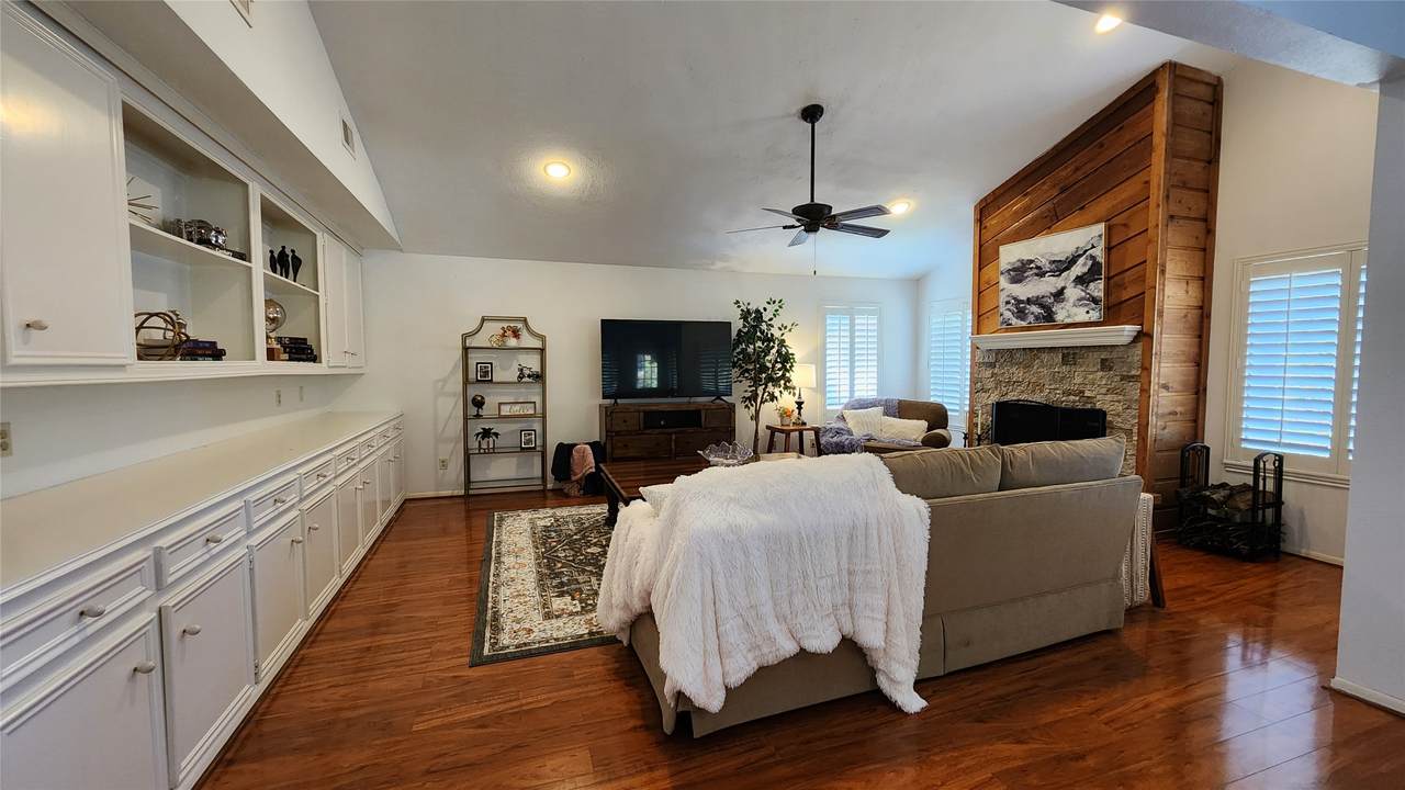 3211 Meadowlark Lane - Photo 1