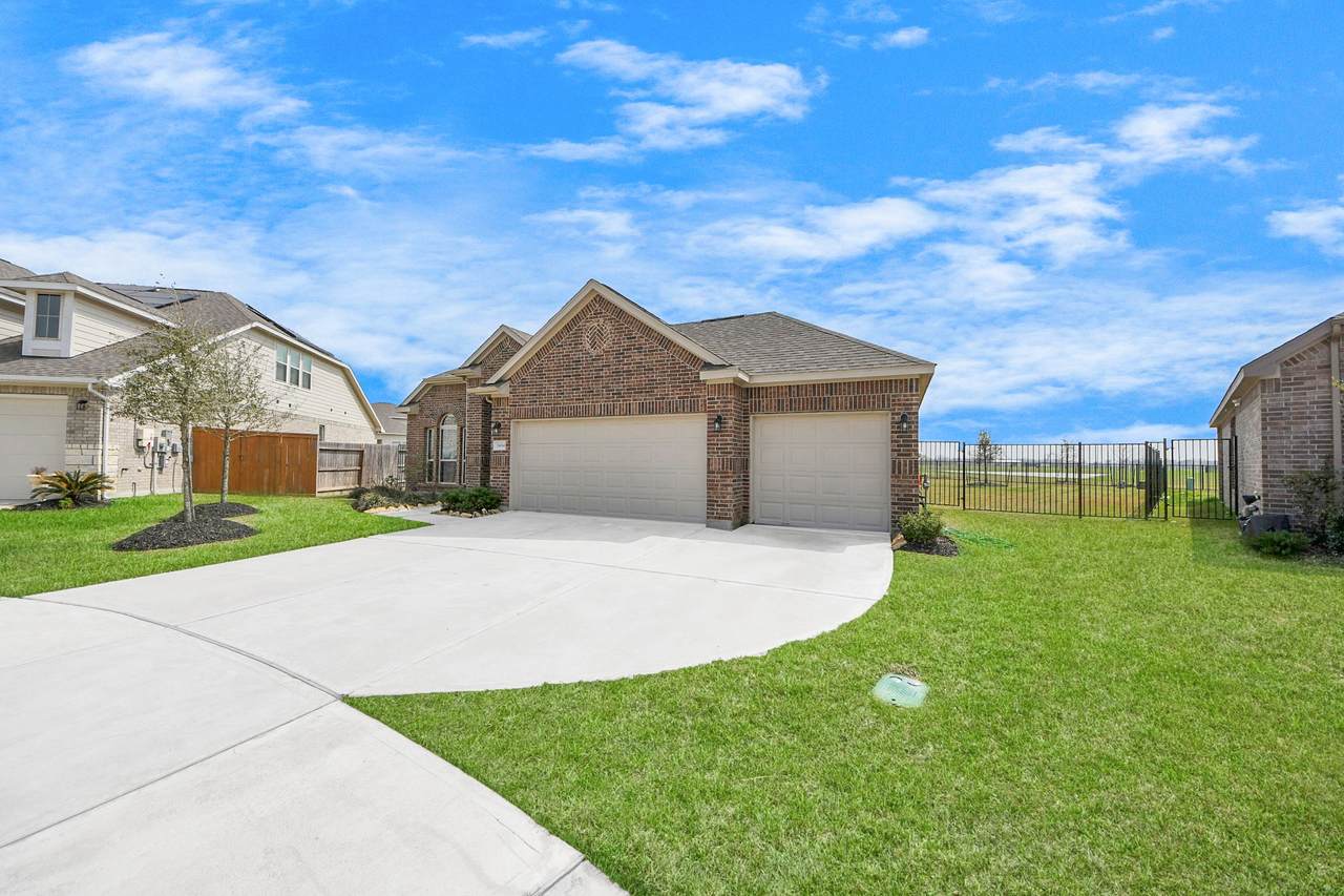 1654 Sequoia Run Drive - Photo 1