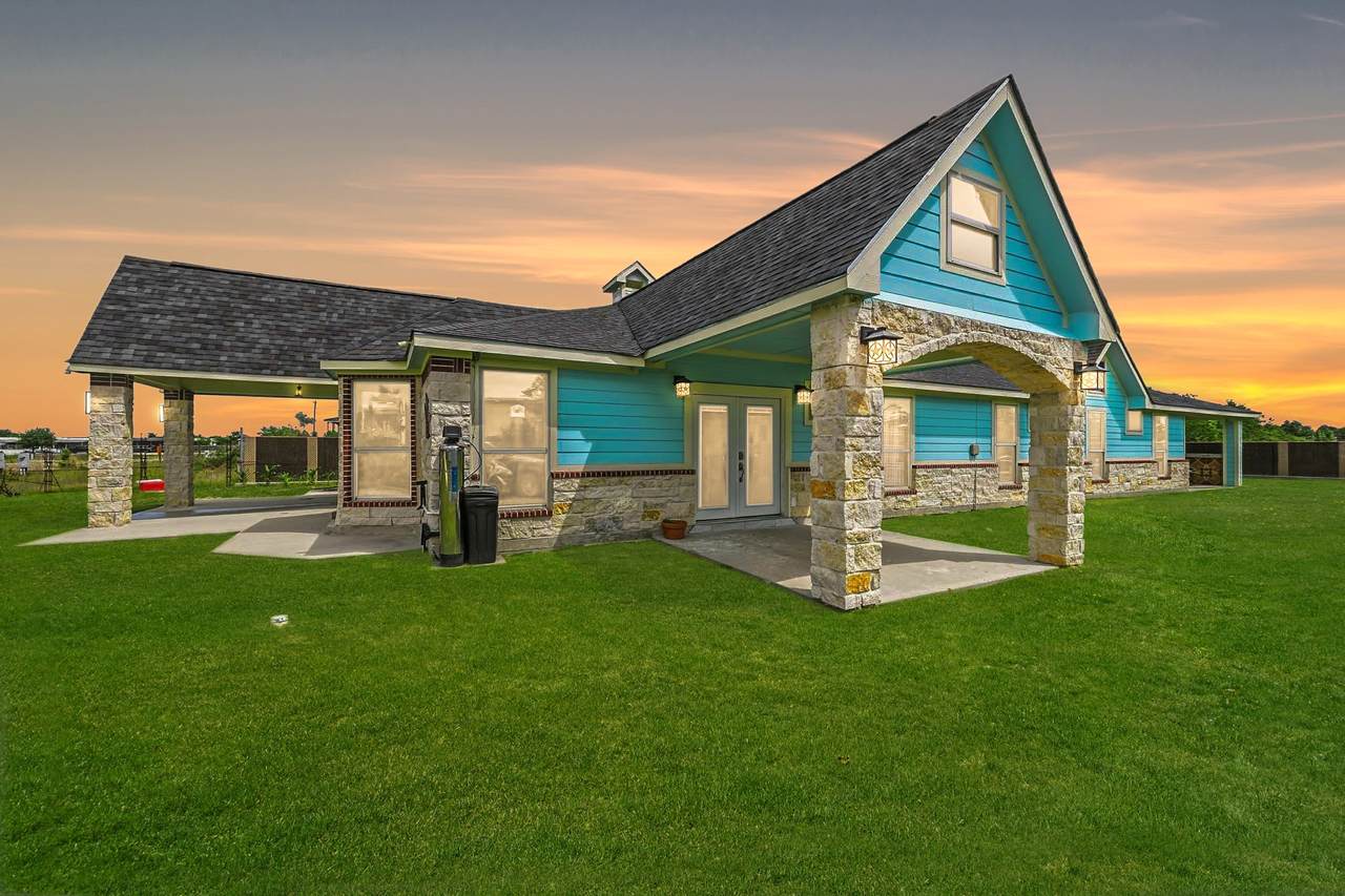 1664 Road 5601 - Photo 1