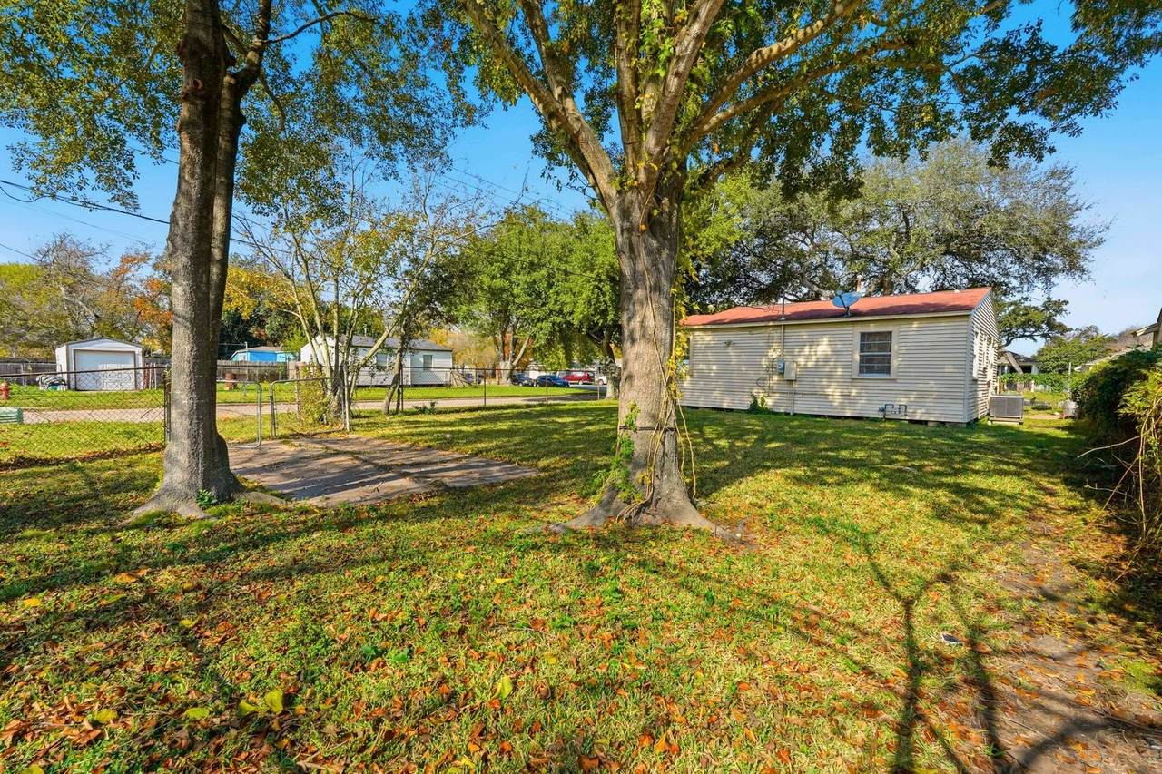 729 13th Avenue - Photo 1