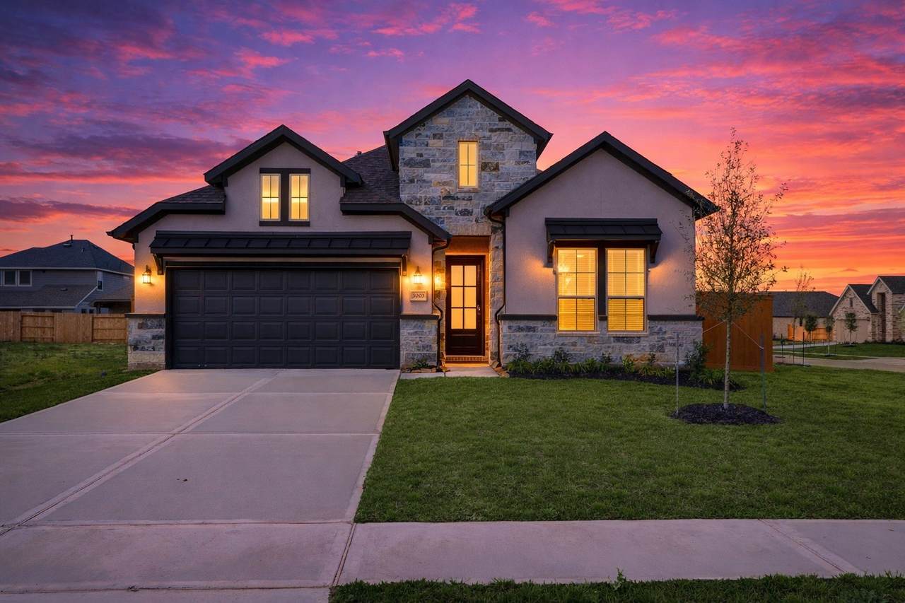 3003 Lago Costa Drive - Photo 1