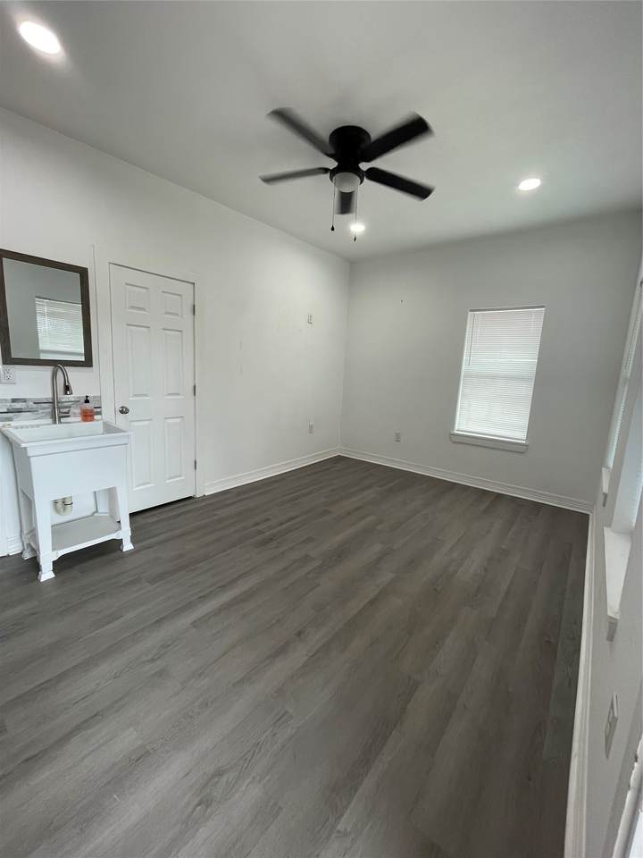 2302 Ave H Unit - Photo 1