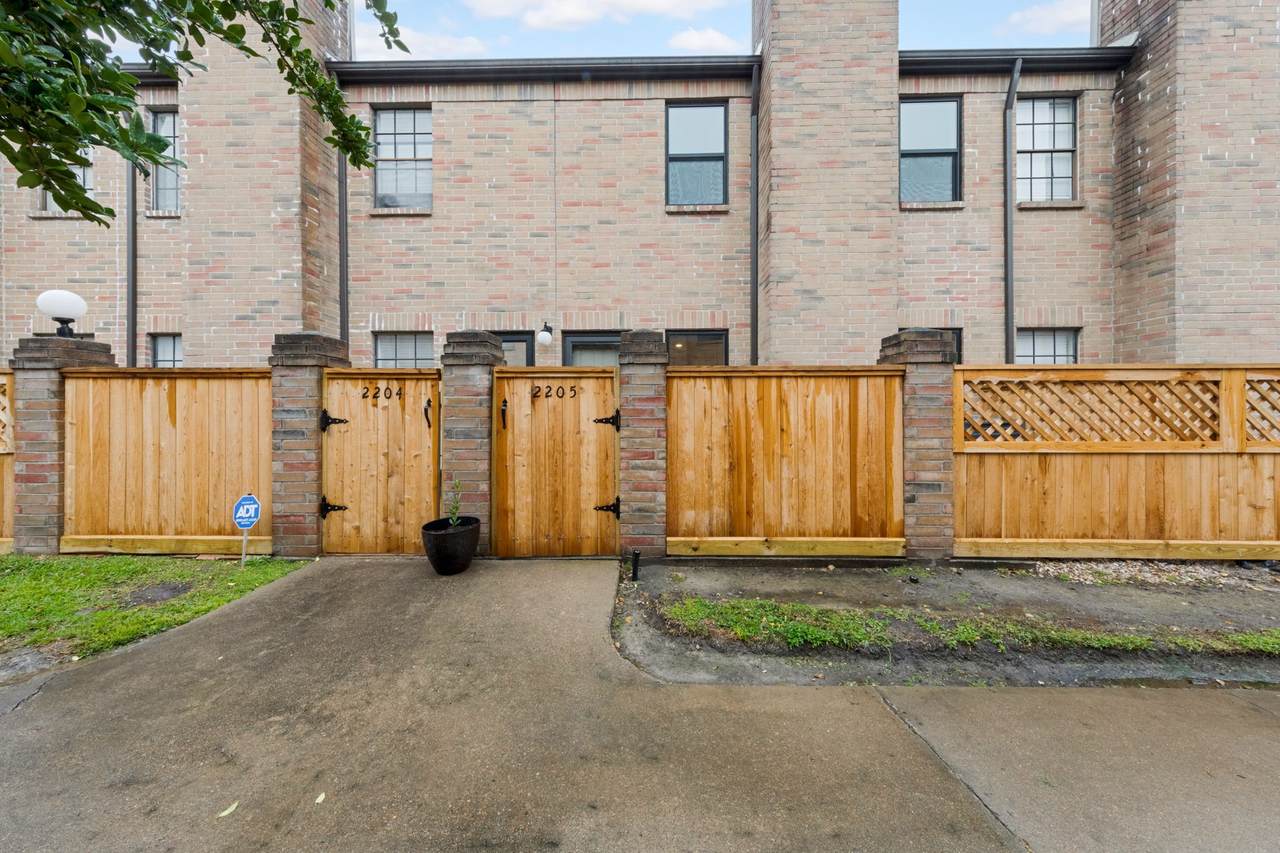 9800 Pagewood Lane - Photo 1