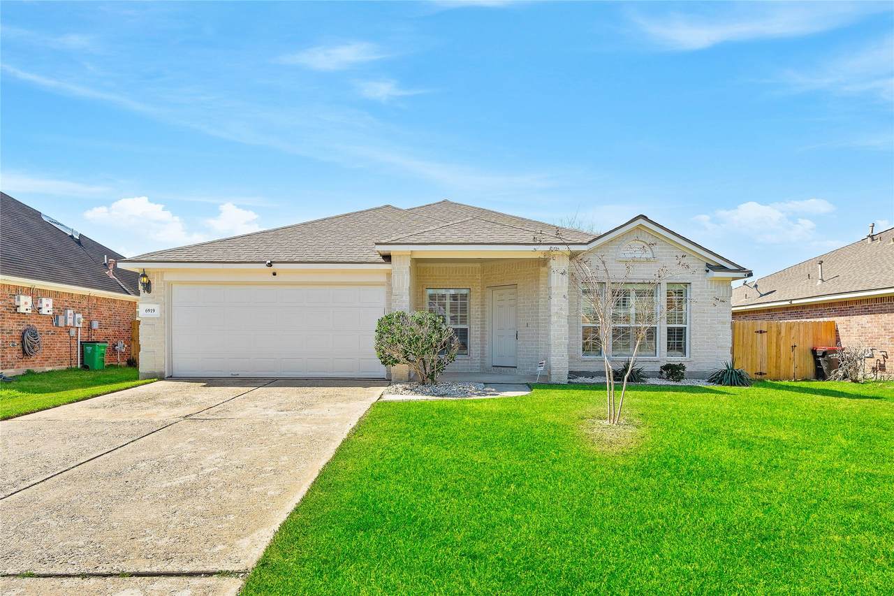 6919 Sterling Hollow Drive - Photo 1