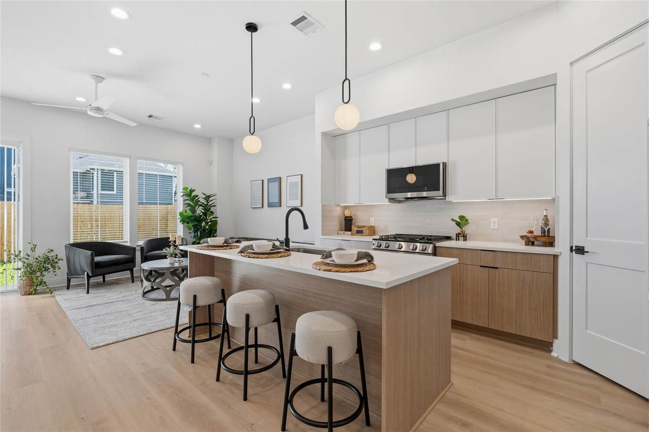 4610 Gunter Street - Photo 1