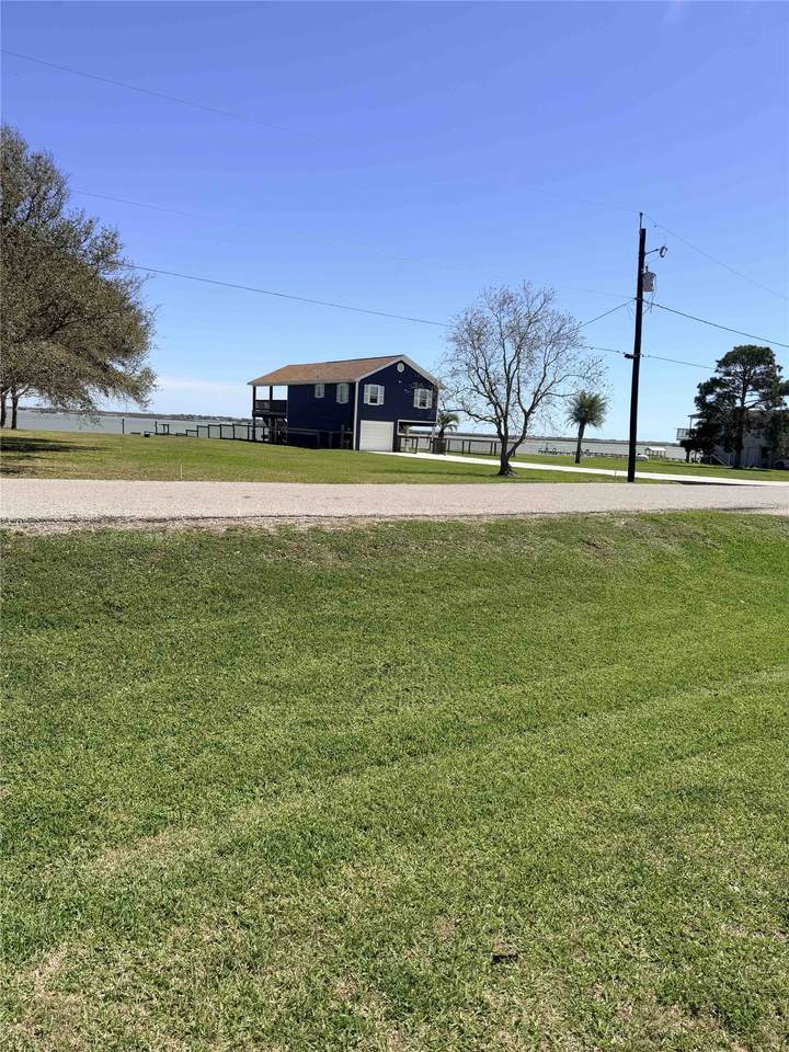 1912 Bayview Drive - Photo 1
