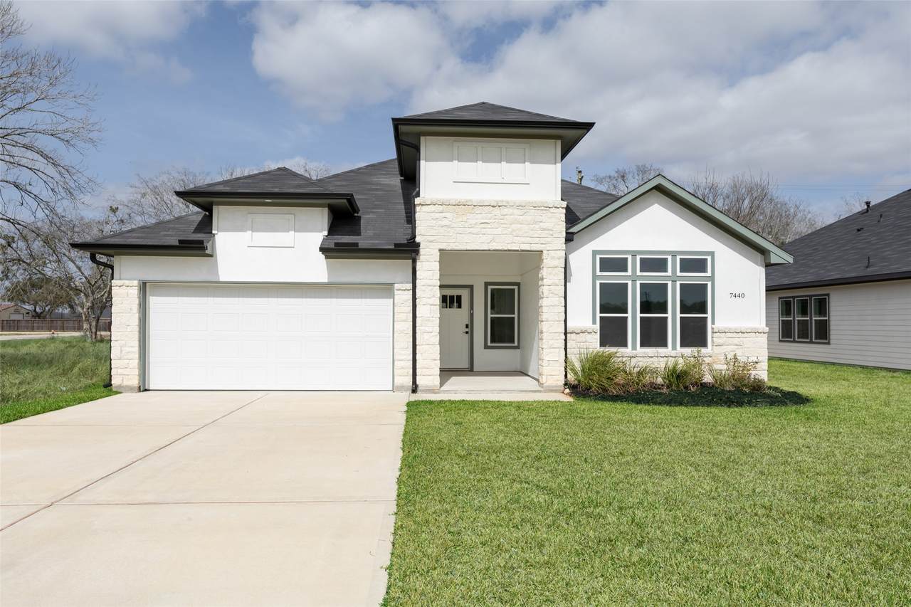 7440 Avenue - Photo 1