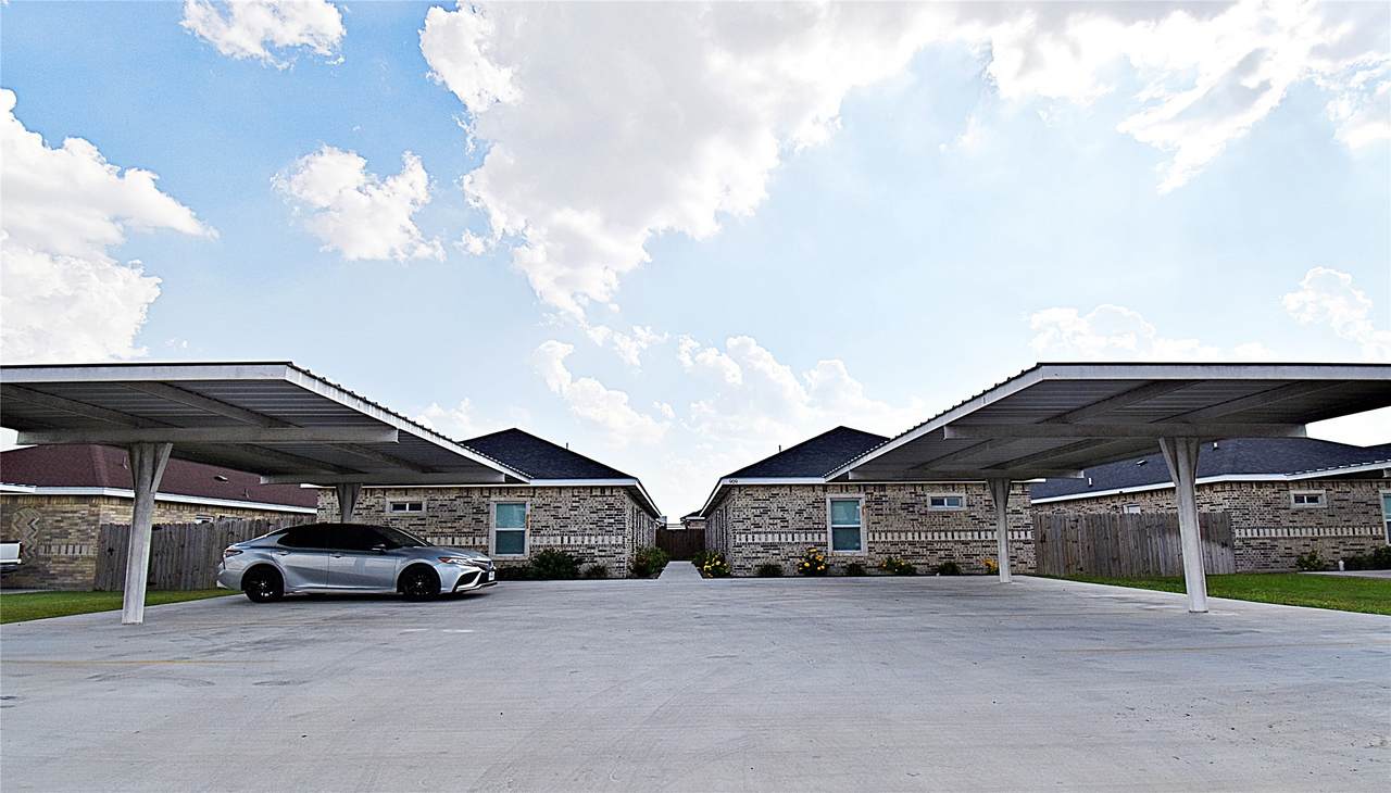 909 La Pointe Avenue - Photo 1