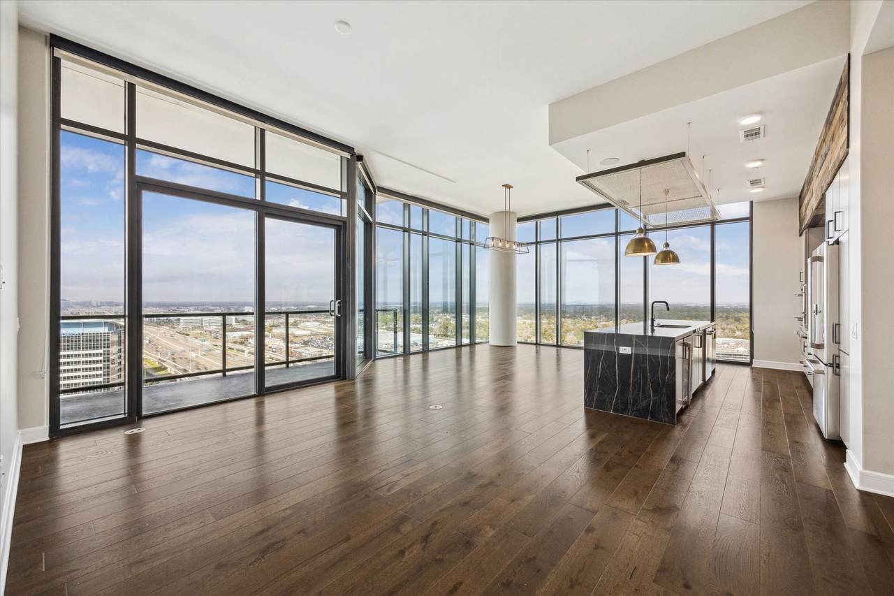 9757 Katy Freeway - Photo 1