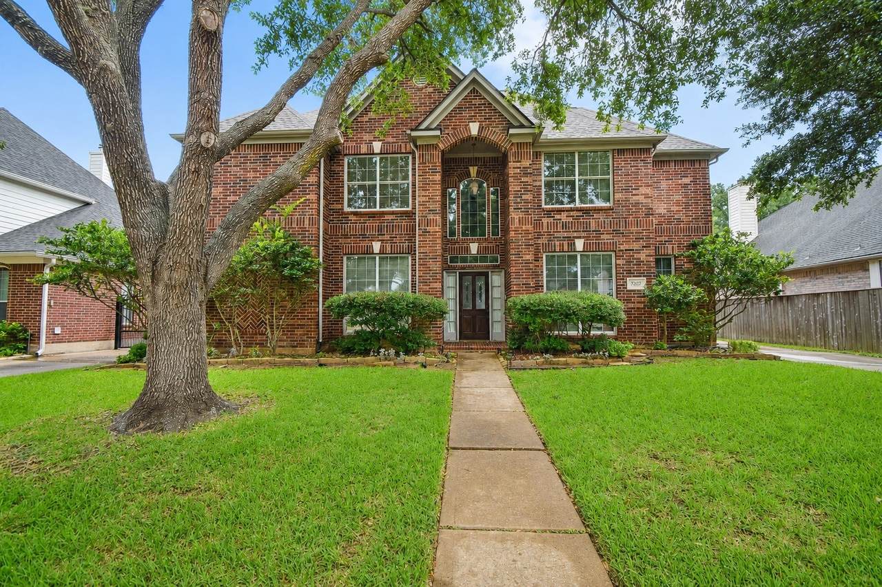 7207 Emerald Glen Drive - Photo 1