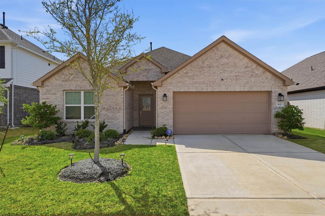 8611 Pier Cove Drive - Photo 1