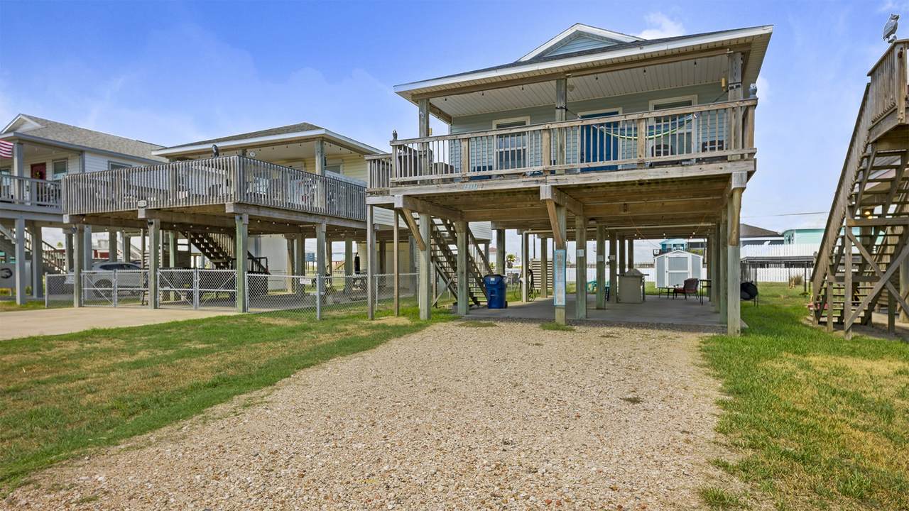 1110 Treaty Drive - Photo 1