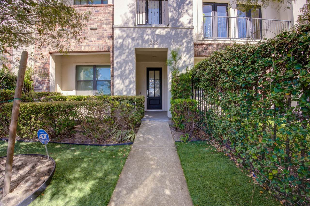 1222 Dallas Street - Photo 1