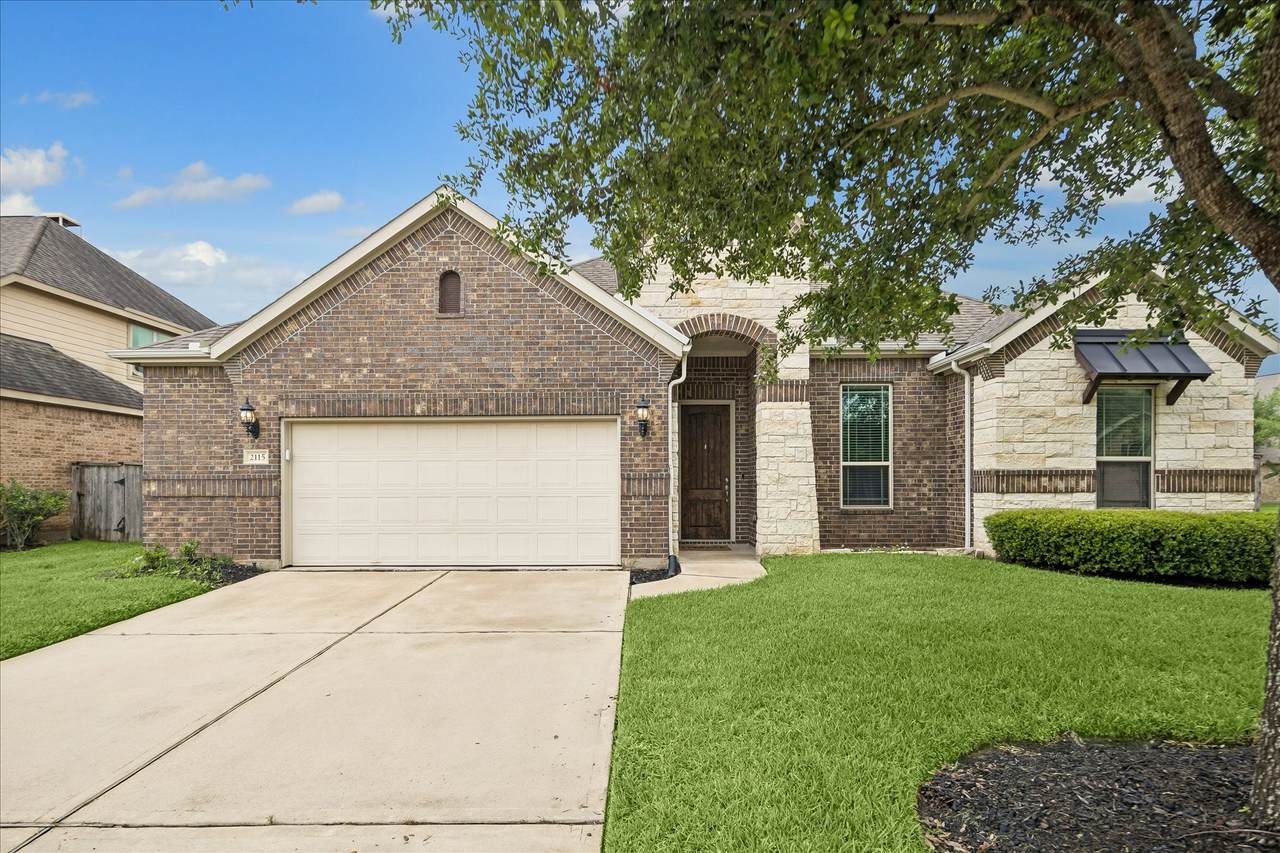 2115 Summer Gardens Lane - Photo 1