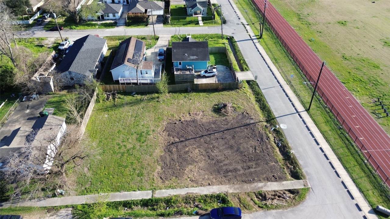 4008 Cortlandt Street - Photo 1
