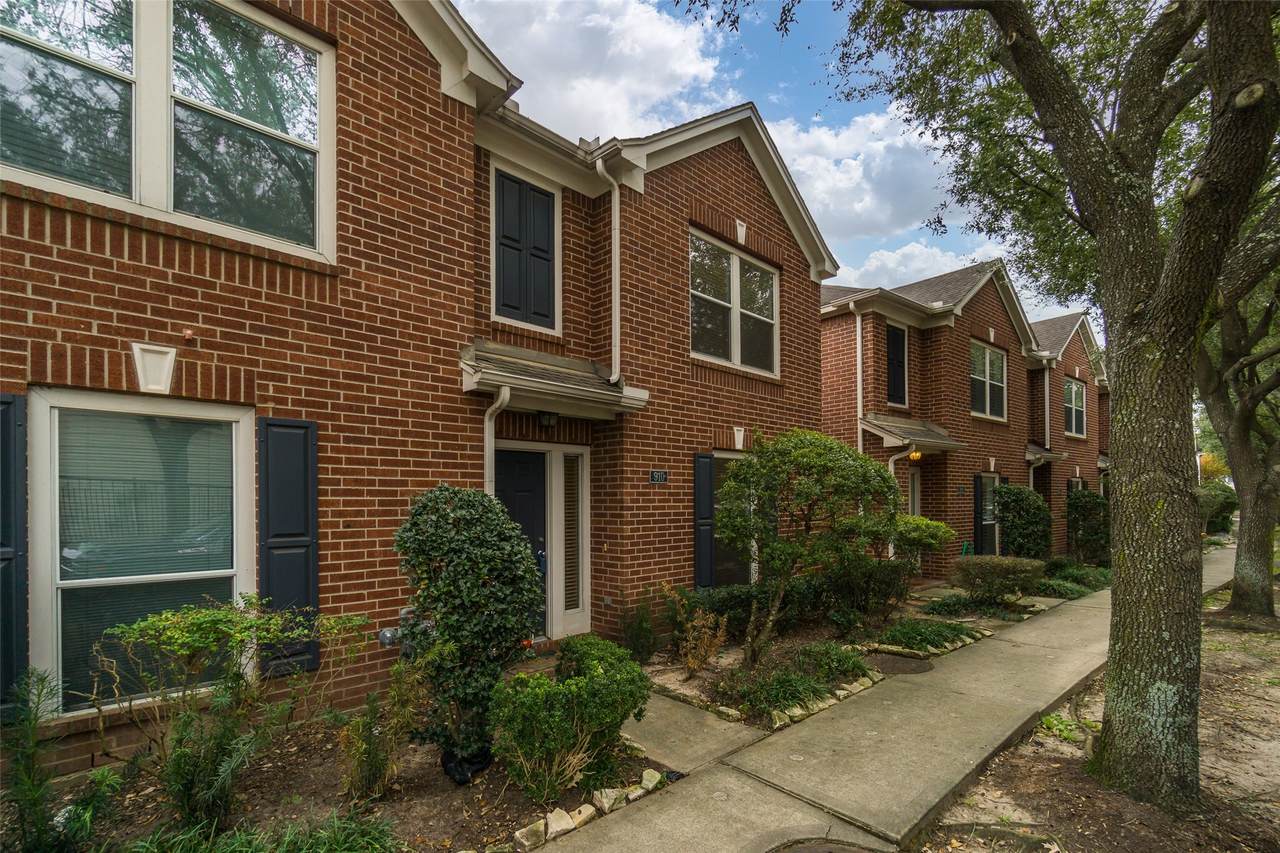 910 Heights Hollow Lane - Photo 1
