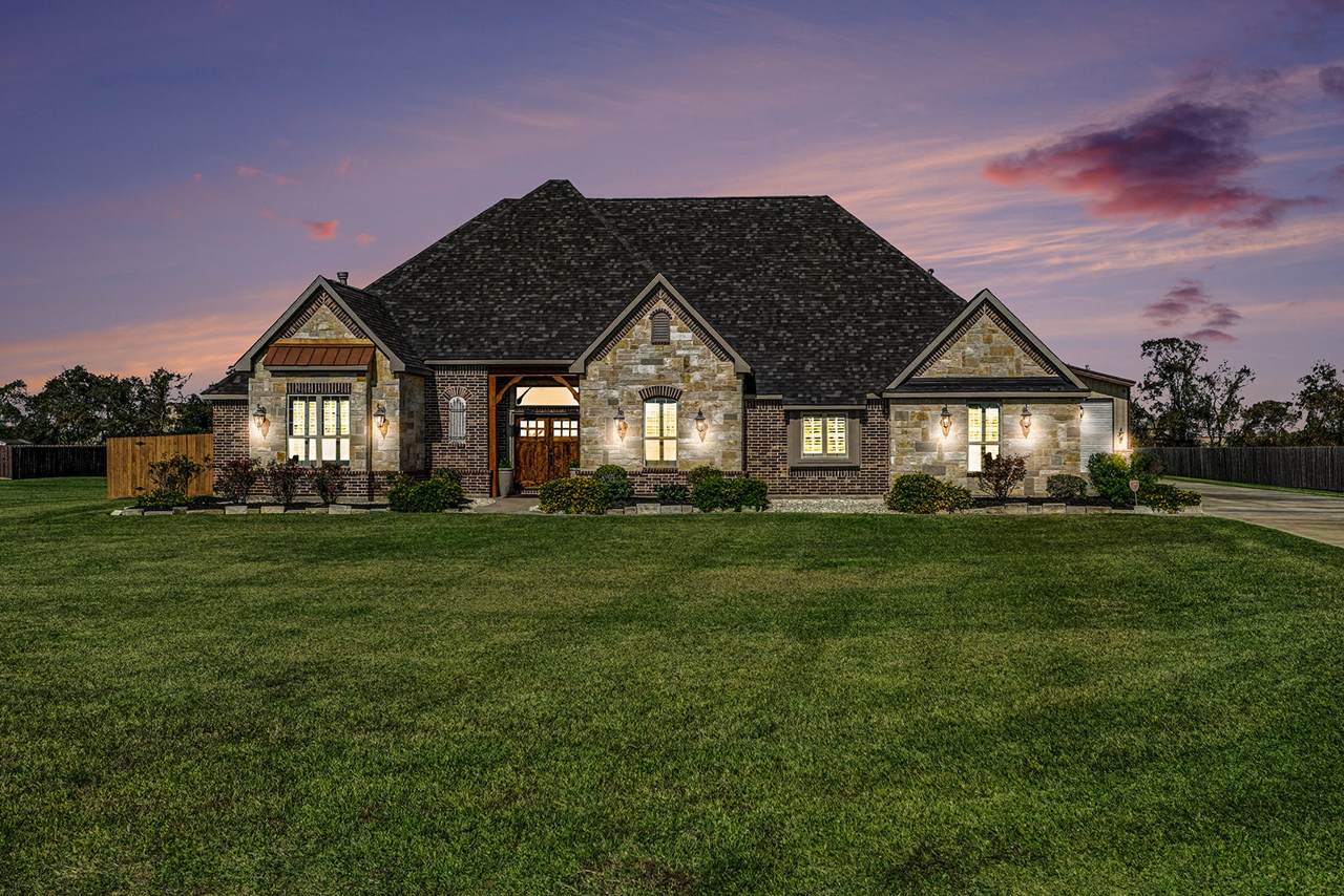 4527 Majestic Drive - Photo 1