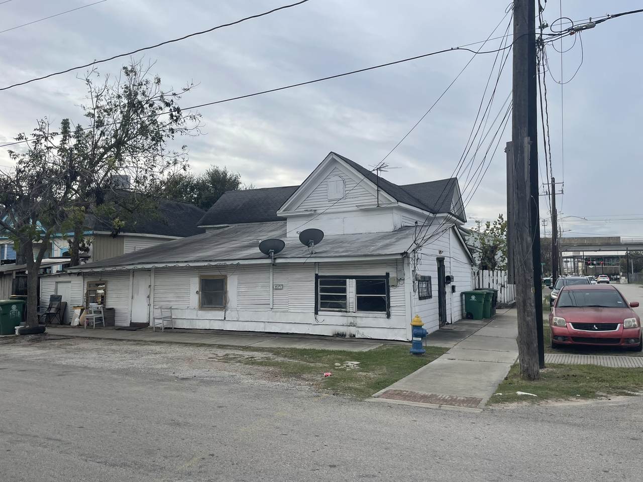 1517 Everett Street - Photo 1