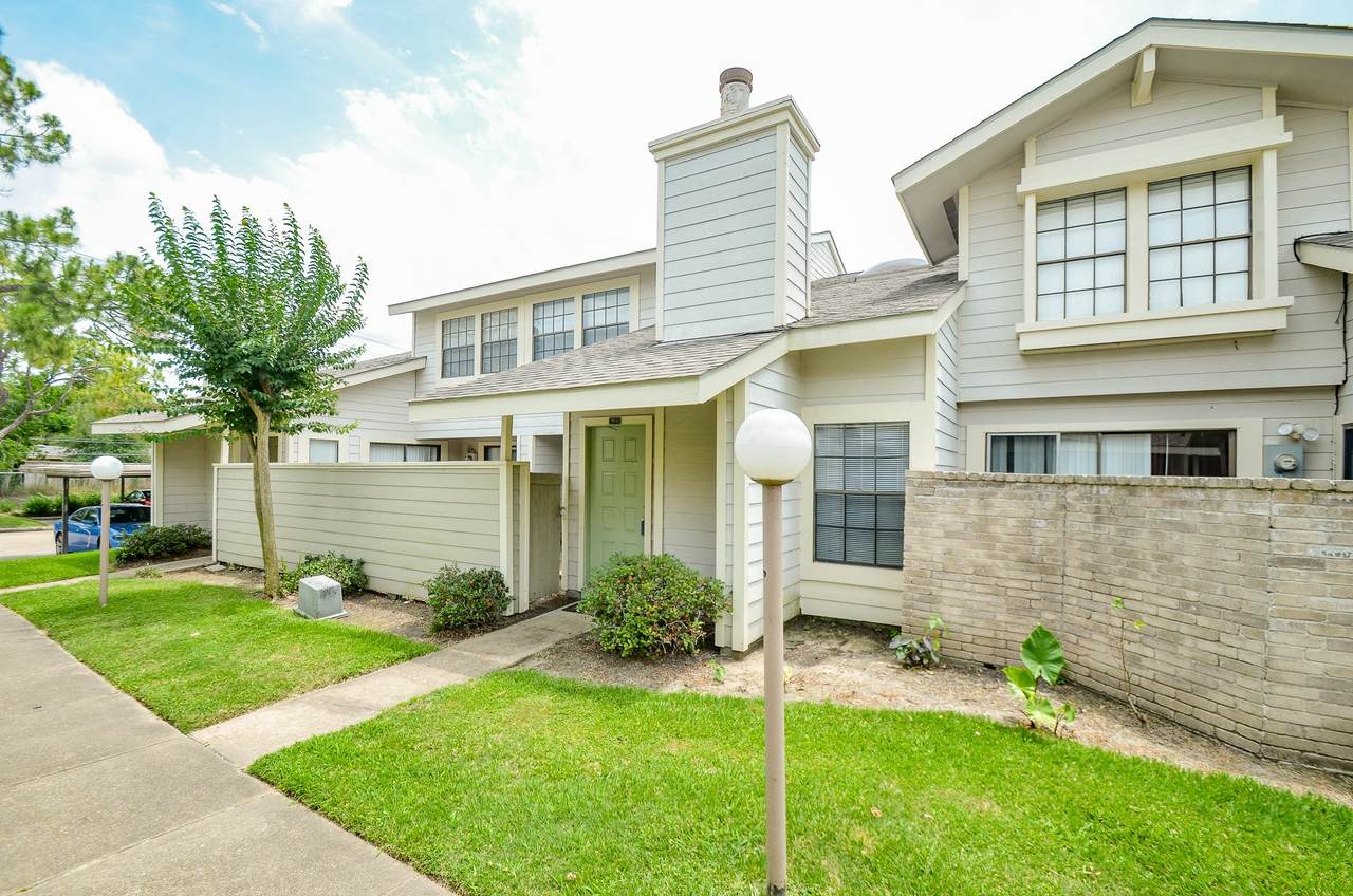 6211 Ludington Drive - Photo 1