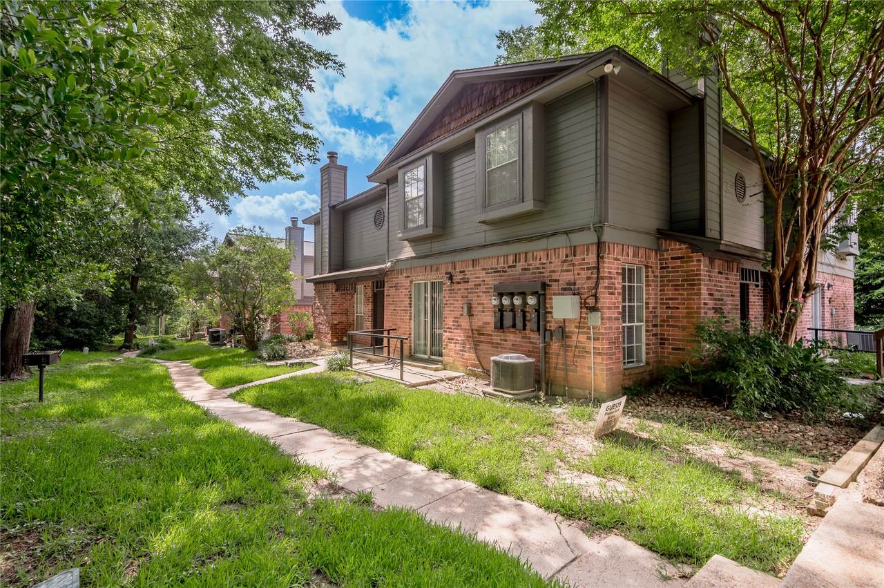 1228 Avenue O - Photo 1