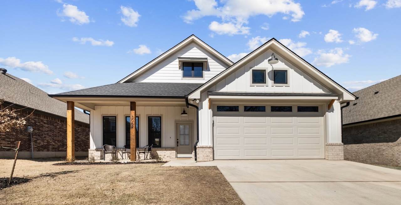 3067 Royal Garden Road - Photo 1