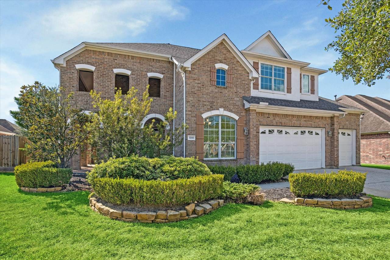 7211 Diamond Falls Lane - Photo 1