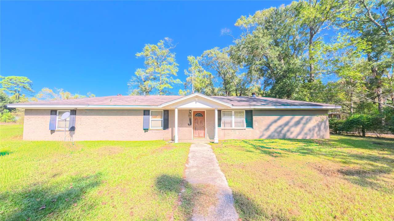 1413 Havard Road - Photo 1