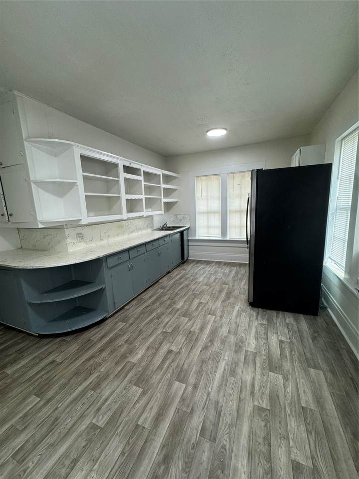 110 Barnard Street - Photo 1