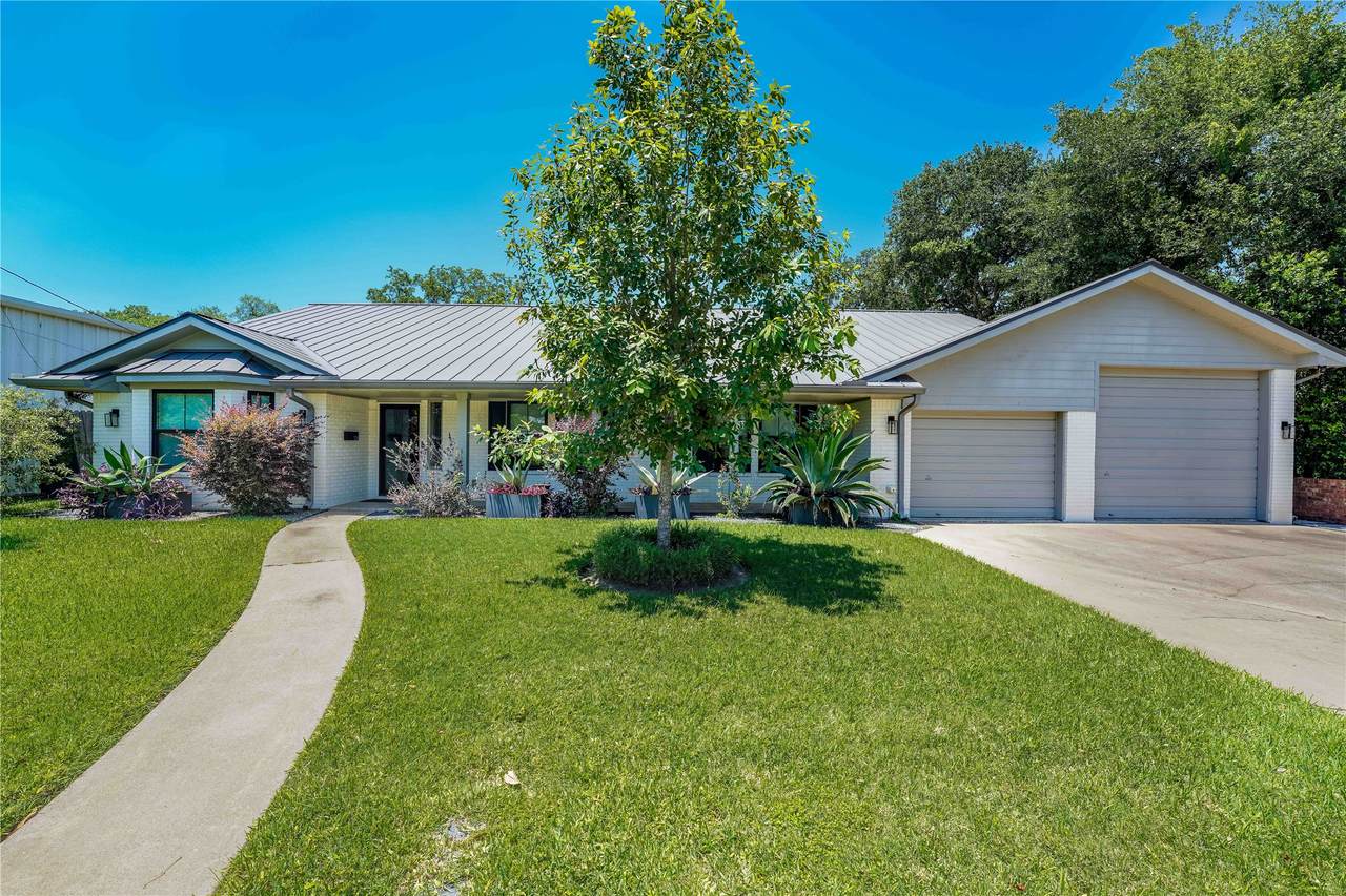 1124 Bowie Street - Photo 1