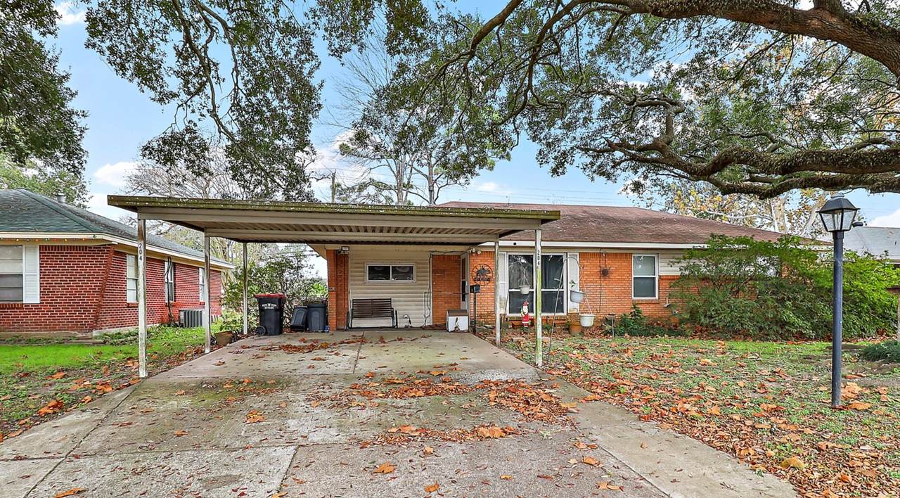 204 Chandler Drive - Photo 1