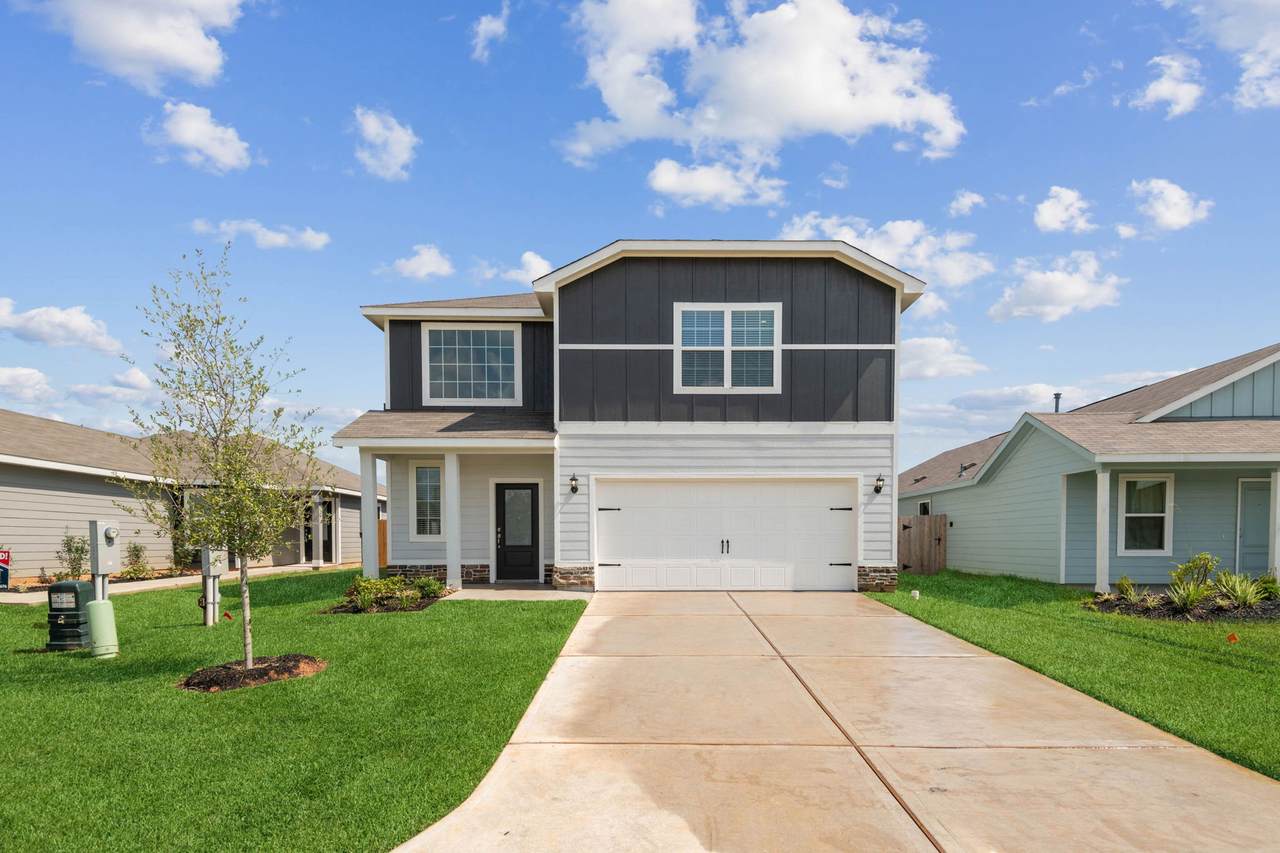 16483 Honeysuckle Hill Drive - Photo 1