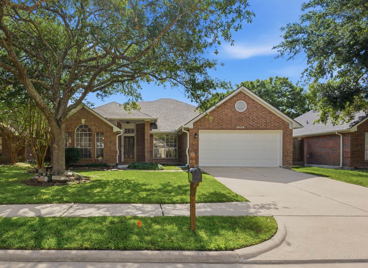 16918 Serenity Cove Circle - Photo 1
