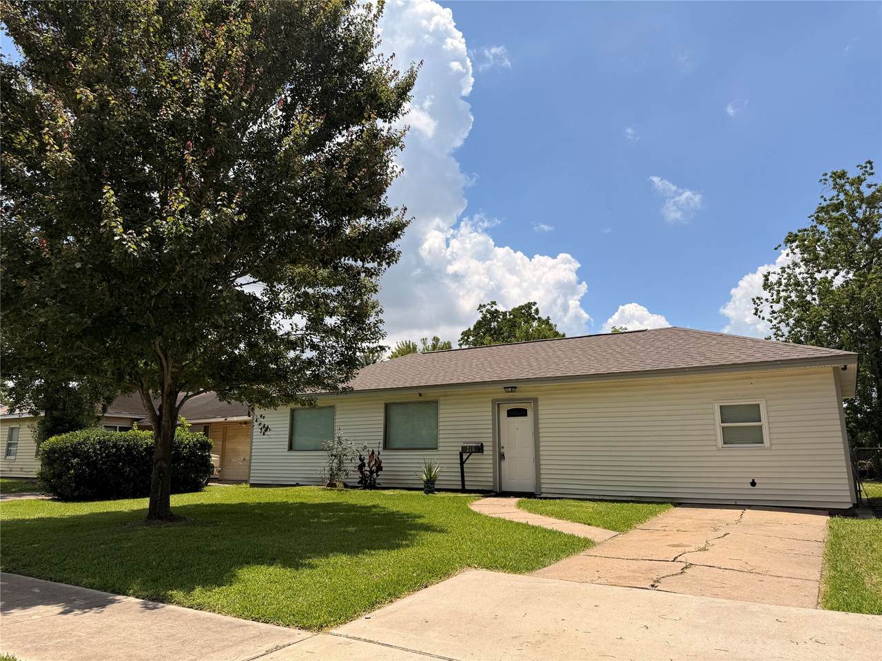 216 Bearle Street - Photo 1
