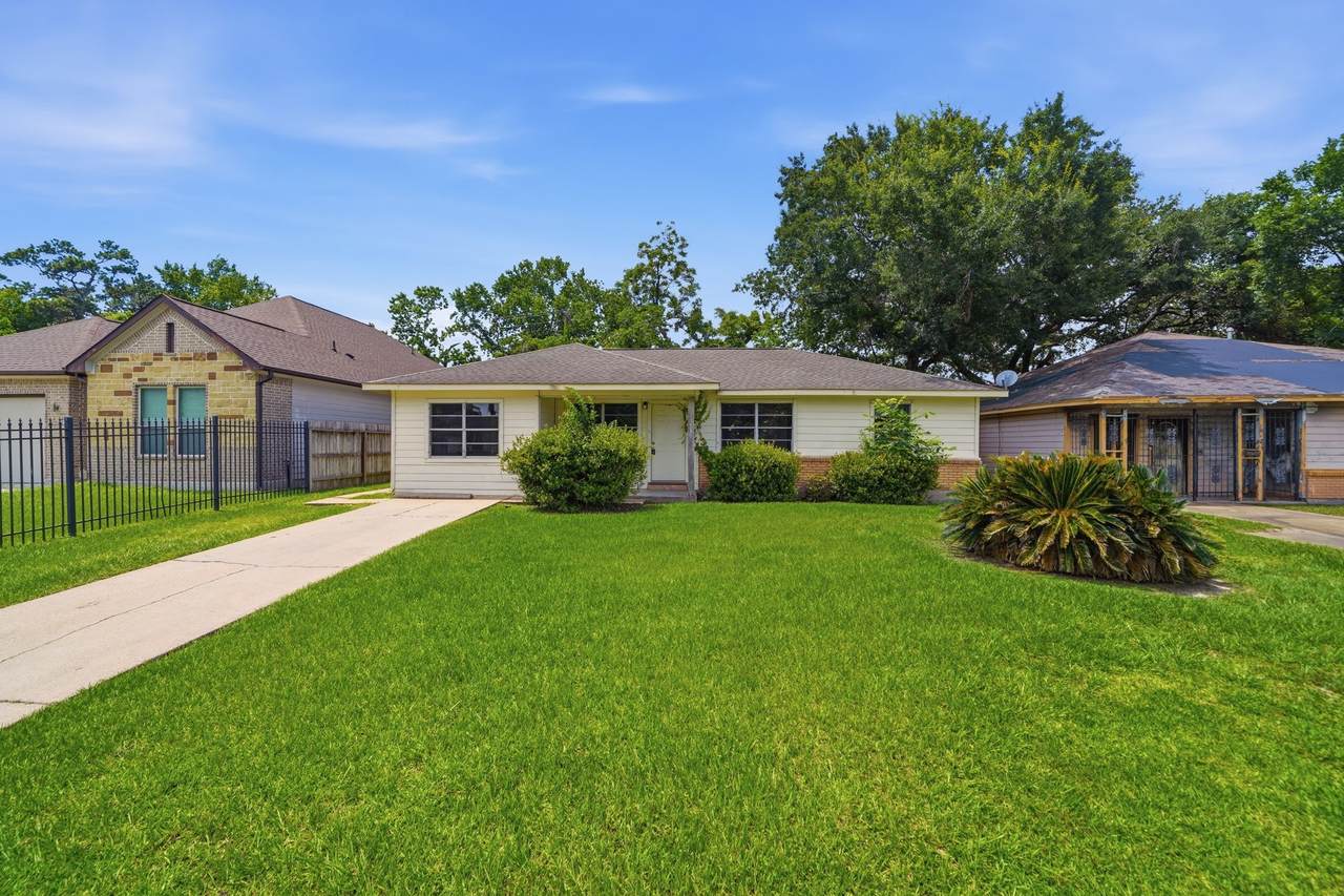 7305 Yoe Street - Photo 1