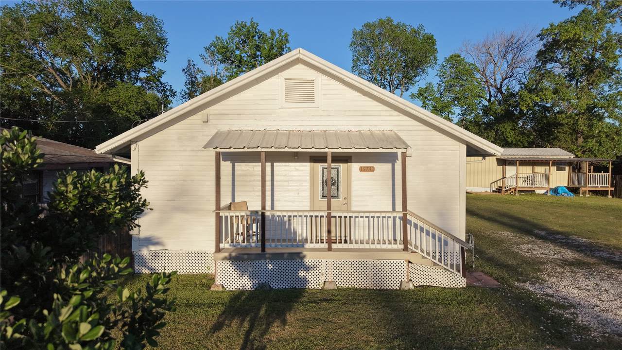 19736 Dunbar Avenue - Photo 1