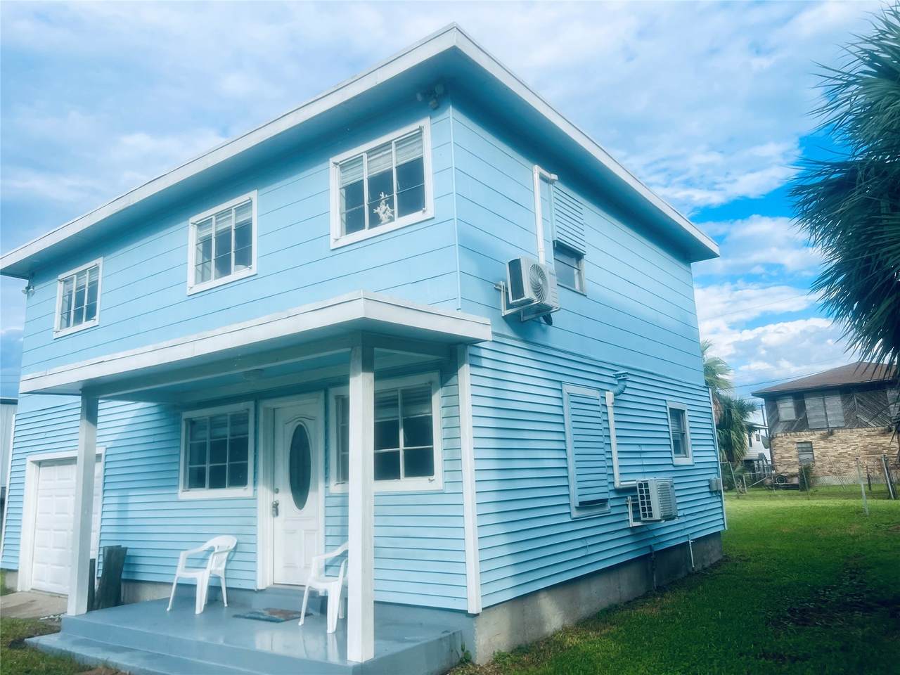 6004 Avenue T - Photo 1