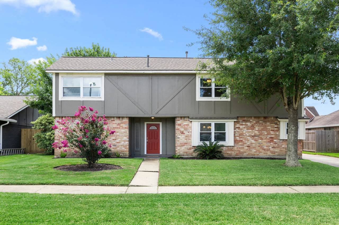 13823 Ivymount Drive - Photo 1
